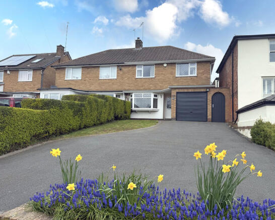 3 bed property, in Main Road, £440,000
