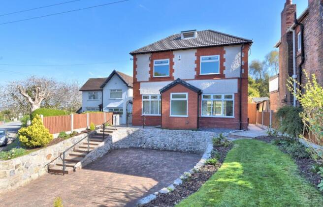 3 bed property, in Old Aston Hill, £330,000