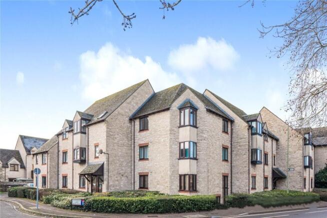 1 bed property, in 18 Langdale Gate, £140,000