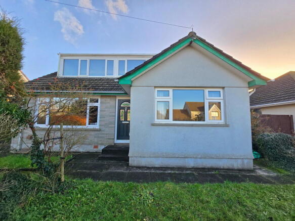 3 bed property, in 112 Broad Park Road, £250,000