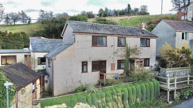 3 bed property, in Turners Tump, £160,000