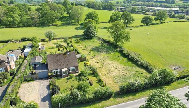 2 bed property, in Rolvenden Road, £550,000