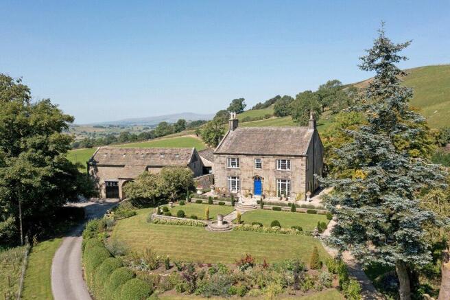 6 bed property, in The Manor House, £1,400,000