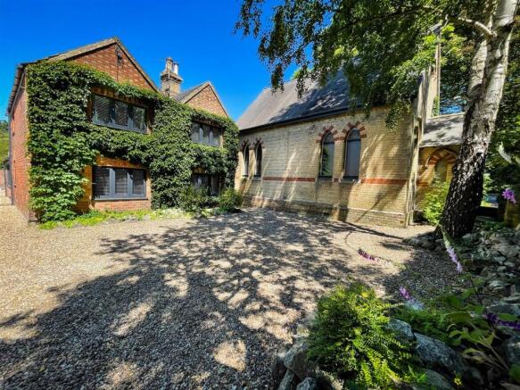7 bed property, in South Thoresby, £650,000