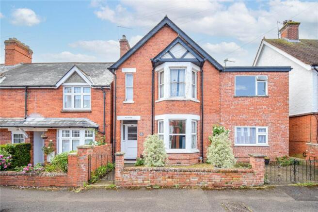 1 bed property, in Kingsbridge Road, £130,000