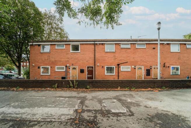 3 bed property, in Mimosa Drive, £130,000