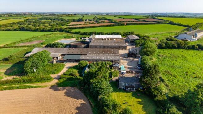 7 bed property, in Holsworthy Beacon, £4,000,000