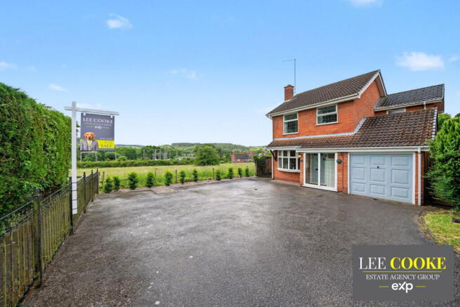 4 bed property, in Convent Close, £380,000