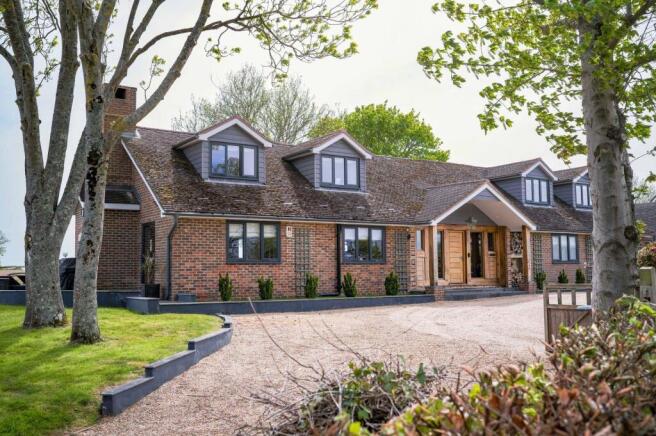 5 bed property, in Norlington Lane, £1,500,000