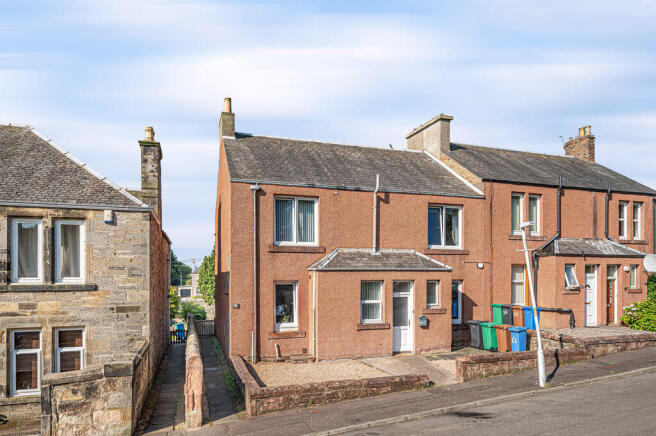 2 bed property, in Terrace Street, £110,000