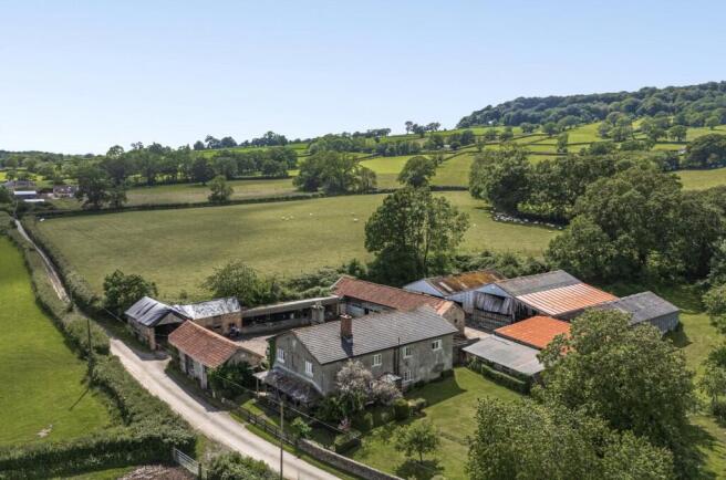 6 bed property, in Awliscombe, £925,000