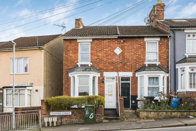 2 bed property, in Stafford Street, £190,000