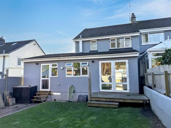 4 bed property, in Falmouth TR11, £395,000
