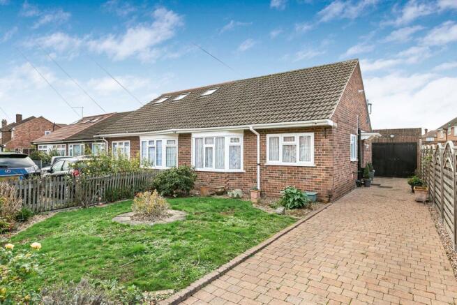 2 bed property, in Conway Road, £475,000