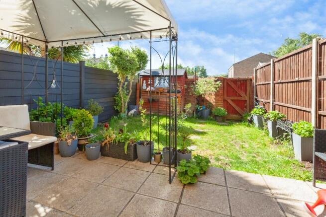 3 bed property, in Pentland Road, £400,000