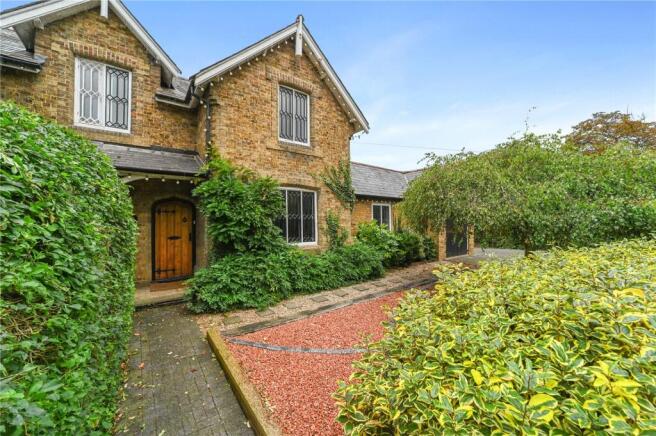 4 bed property, in Old Road, £675,000