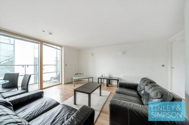 2 bed property, in West Point, £160,000