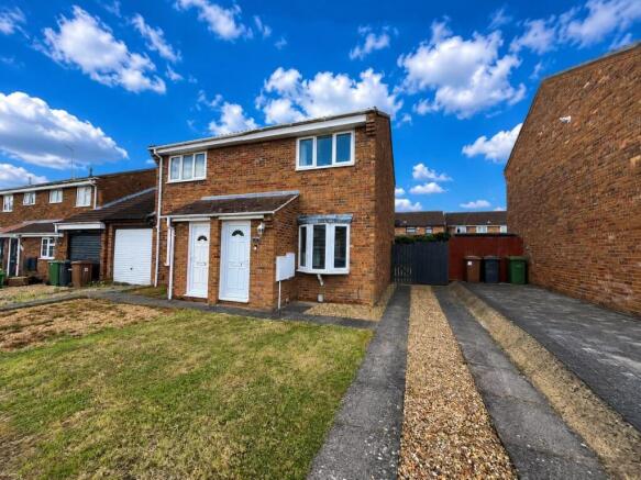 2 bed property, in Hawkshead Way, £190,000