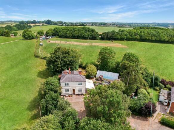 4 bed property, in Normanton Cottage, £695,000