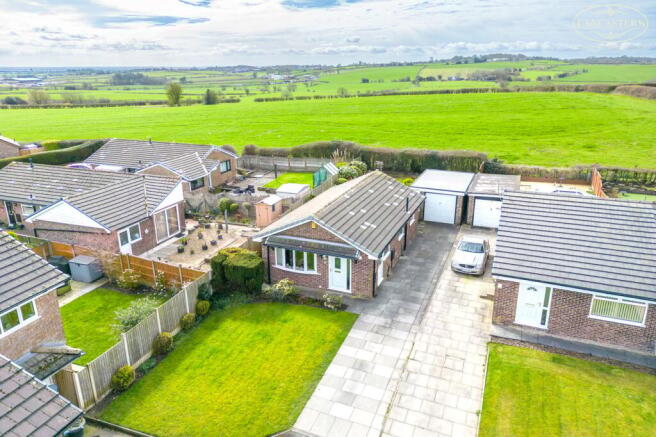 2 bed property, in Vauze Avenue, £270,000