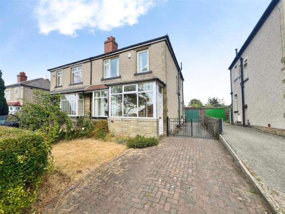 3 bed property, in Norman Avenue, £230,000