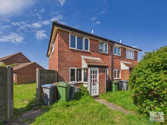 1 bed property, in Jasmine Close, £119,995