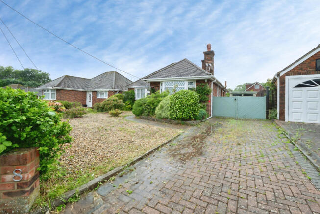 Land, in Nursling, £450,000