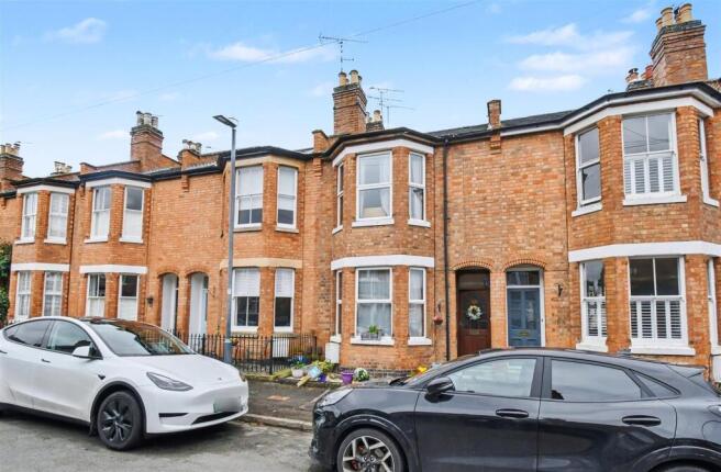 4 bed property, in Brownlow Street, £500,000