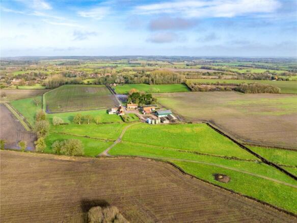 6 bed property, in Hall Lane, £1,300,000