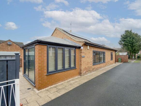 2 bed property, in Back Lane, £299,900