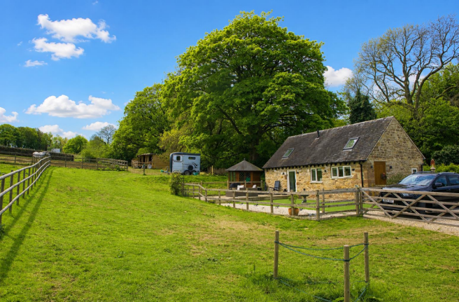 1 bed property, in Farnah Gate Cottage, £400,000