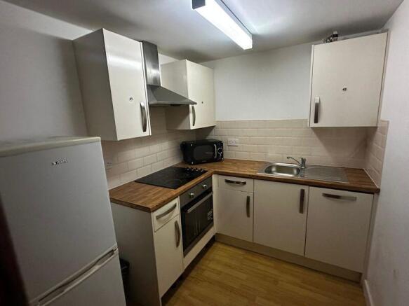 1 bed property, in Sunbridge Road, £1,000