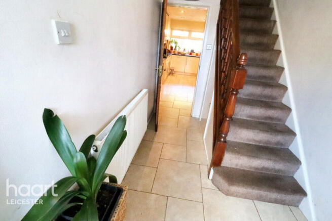 4 bed property, in Shrewsbury Avenue, £350,000