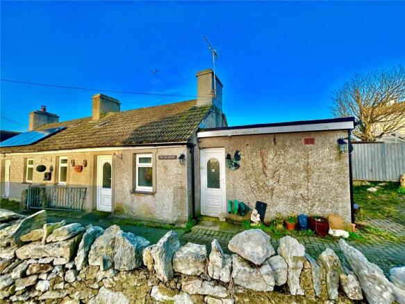 2 bed property, in Amlwch Road, £145,000