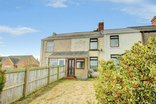 2 bed property, in Percy Terrace, £49,550