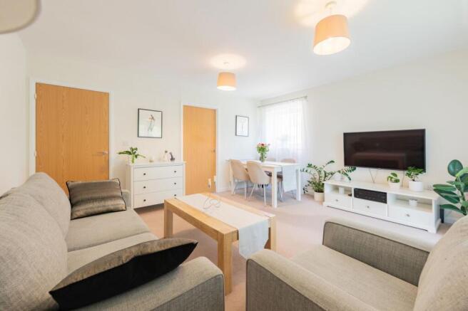 2 bed property, in Hammonds Drive, £134,000