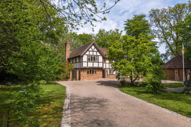 4 bed property, in Greenmantle, £1,450,000