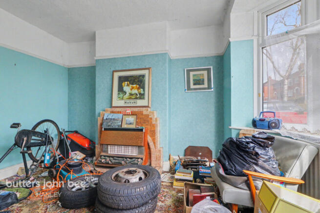 2 bed property, in Kelvin Avenue Stoke-On-Trent ST1 6BP, £90,000