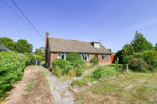 4 bed property, in Station Road, £350,000