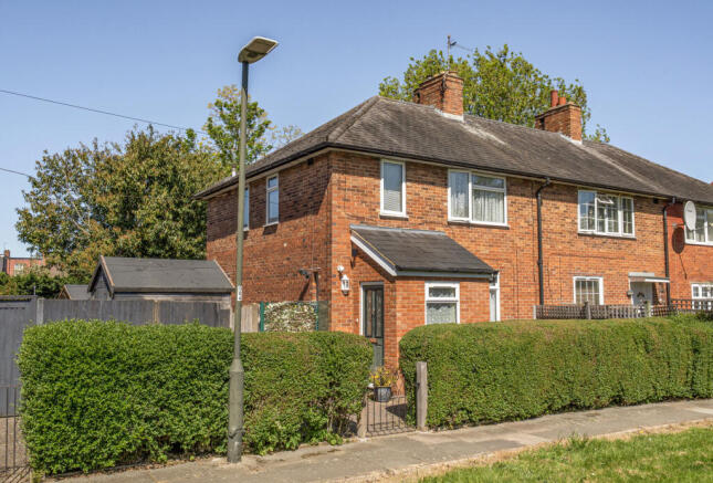 3 bed property, in Bindon Green, £550,000