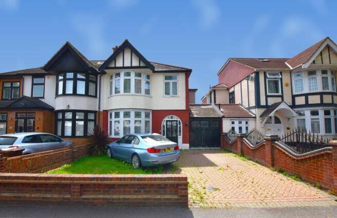 3 bed property, in Upney Lane, £600,000