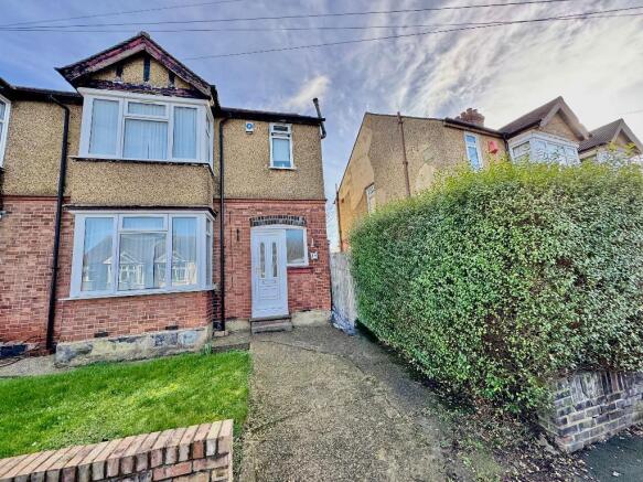 3 bed property, in Rutland Crescent, £340,000