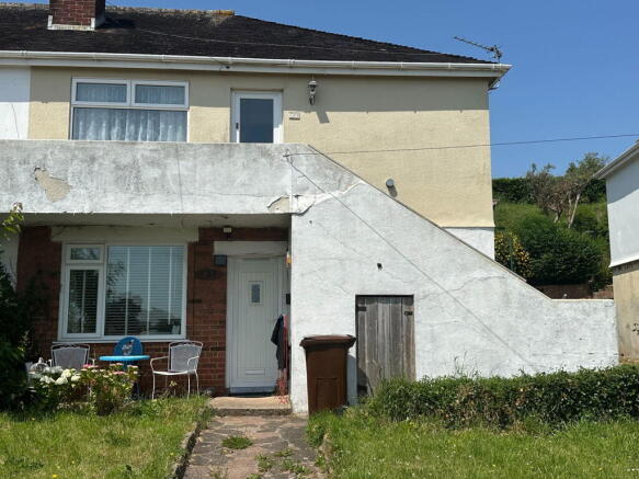 2 bed property, in Hele Road, £75,000