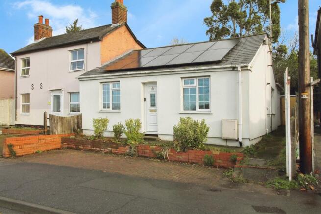 1 bed property, in Greenstead Road, £230,000