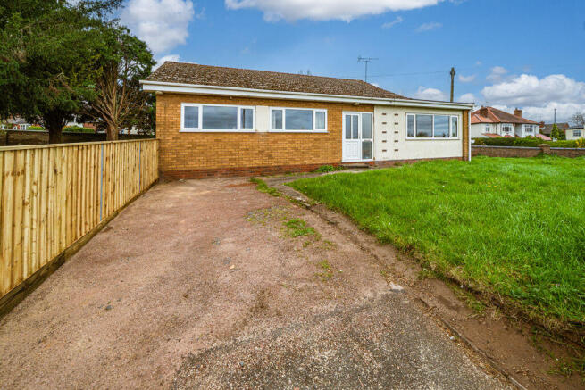 3 bed property, in Norton Road, £300,000