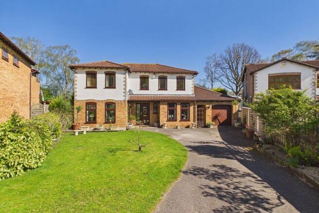 4 bed property, in 7 Burghley Road, £400,000