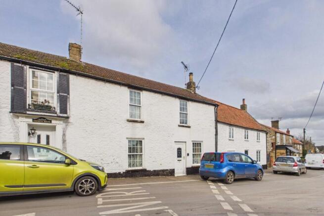 3 bed property, in Hill Street, £250,000
