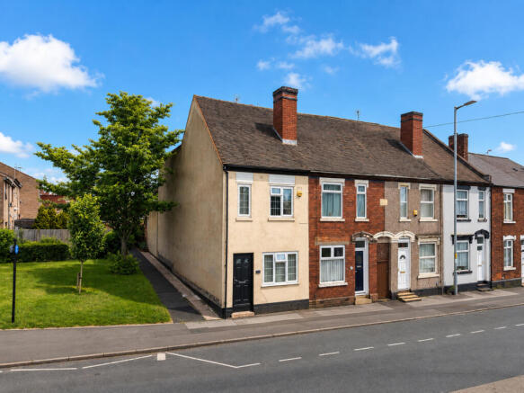 3 bed property, in Elmore Green Road, £195,000