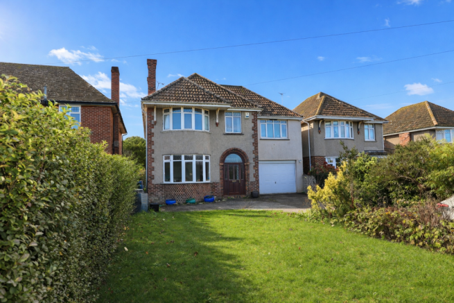 6 bed property, in Portway, £895,000