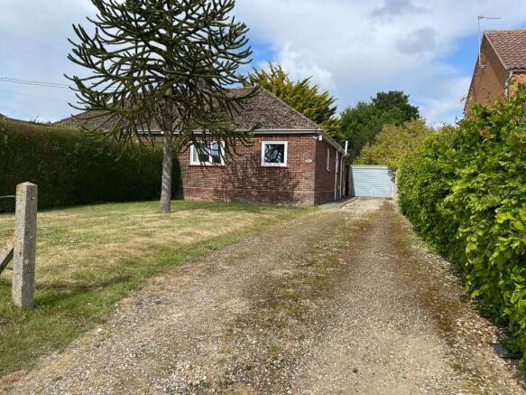 2 bed property, in Eye Lane, £220,000